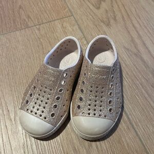 Native Size 6 Sparkly Rose Gold